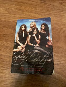 Pretty little liars book