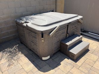 Jacuzzi /Spa used for sale
