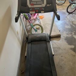 Neatly 6 Months Old Treadmill 