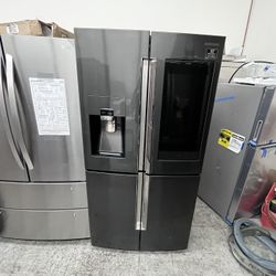 SAMSUNG COUNTERDEPTH FAMILY HUB FRIDGE IN BLACK