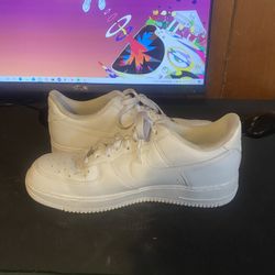 White Air Force 1 Low Size 11