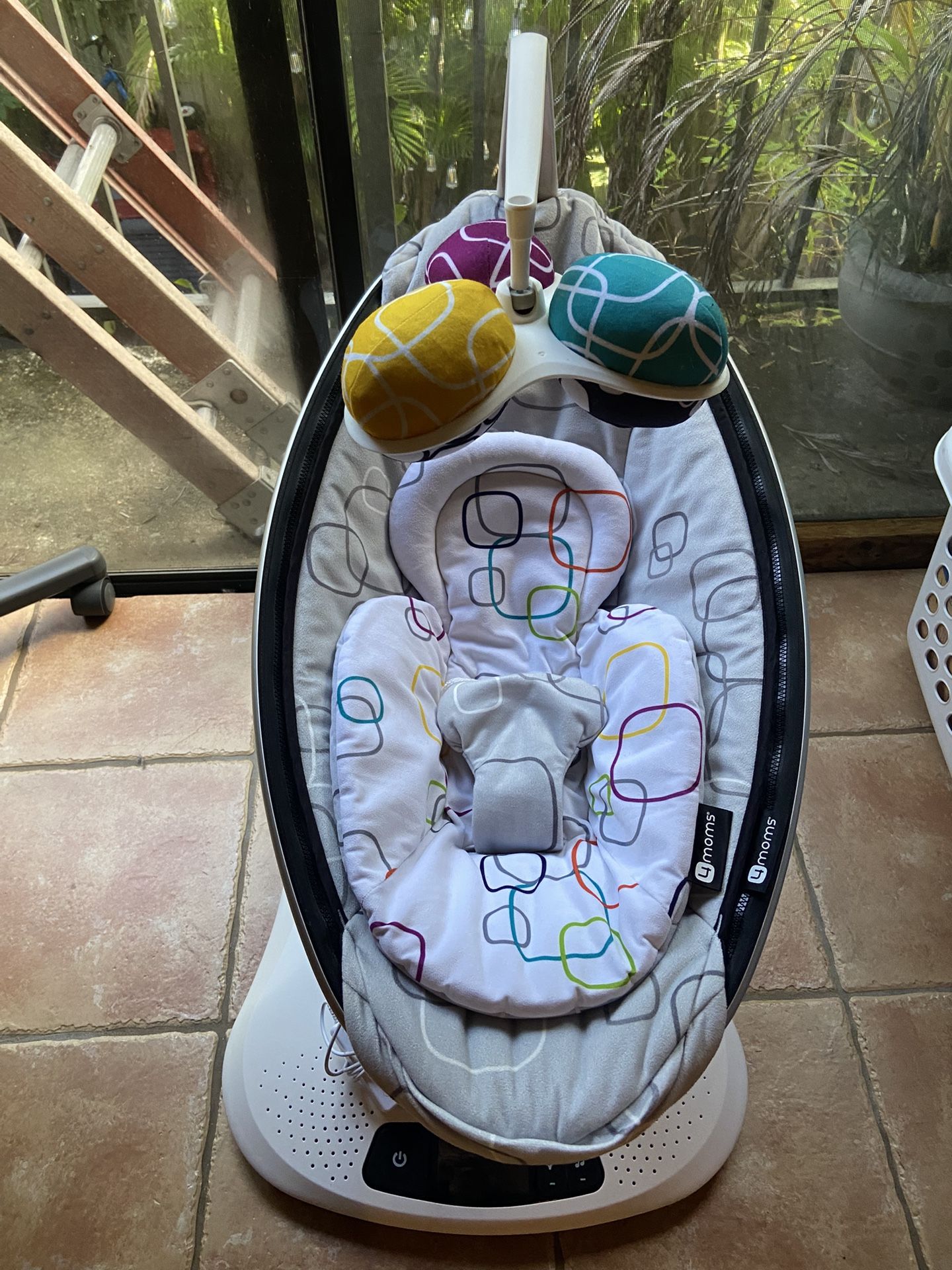 Baby swing 4moms - Like New