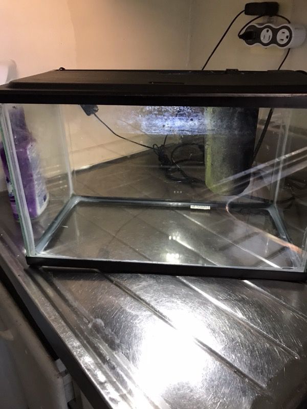5 gallon fish tank $20 with filter lid and light