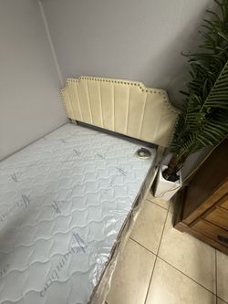 Full Mattress/ W Bedframe Set!
