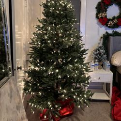 6ft Christmas Tree With Lights