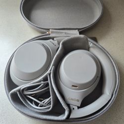 SONY NOISE CANCELING HEADPHONES 
