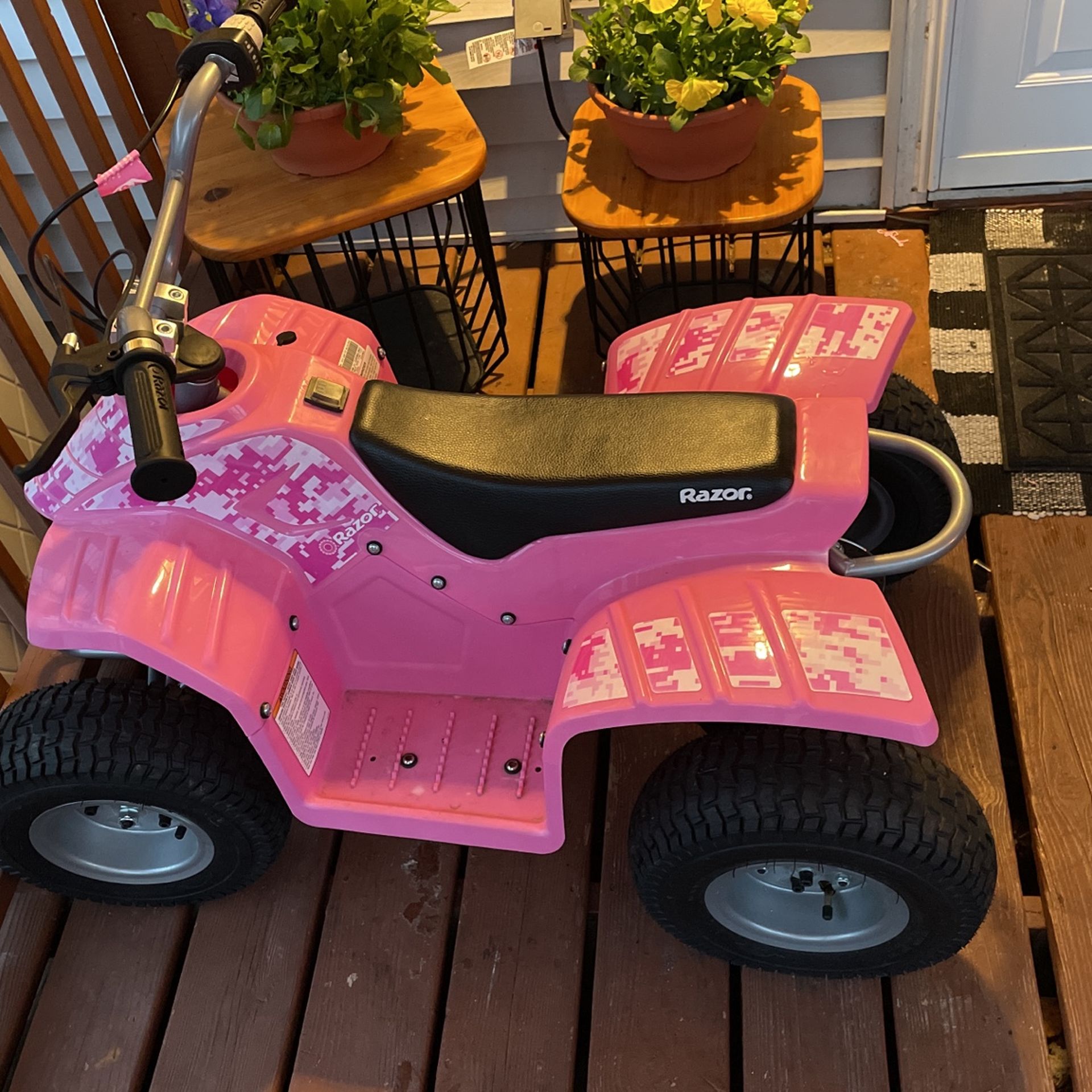 Electric 4 Wheeler Rubber Tires Goes 9 Miles Per Hour