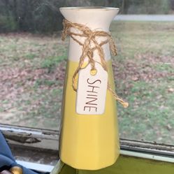 Ceramic Yellow Vase “Shine”