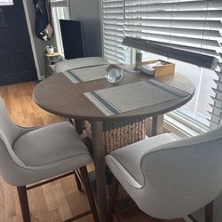 Extendable Pub table & Stools