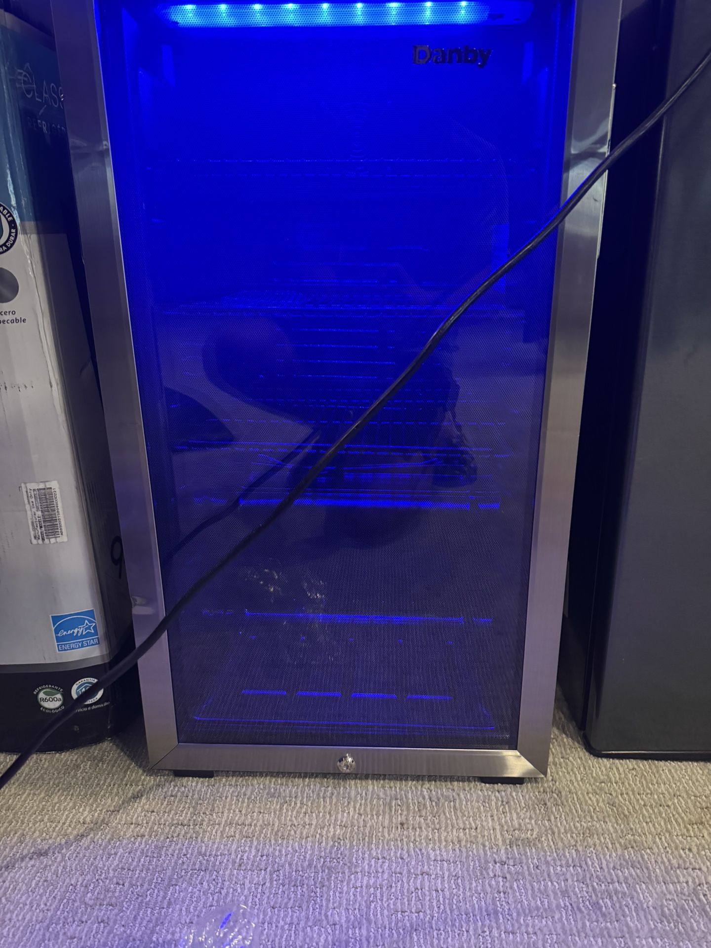 Danby 3.1 Cu. FT Mini Fridge Beverage Center With adjustable Shelves 