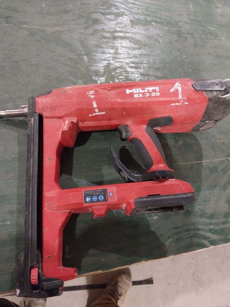 Hilti Bx 3-22, Battery And Charger