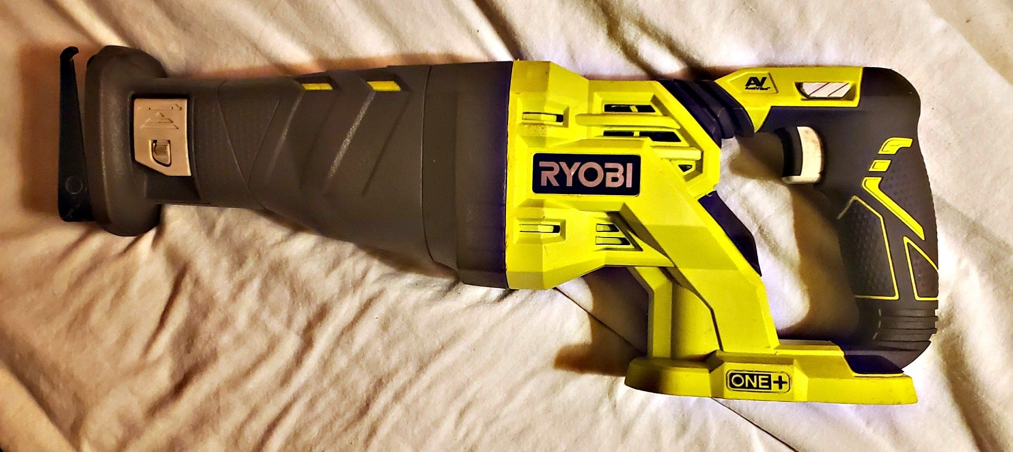 Ryobi 18 volt cordless sawzall (w/ 3 batteries, no charger)