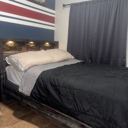Queen bed set- MATTRESS NOT INCLUDED  