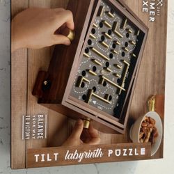 Hammer + Axe Puzzle Maze 