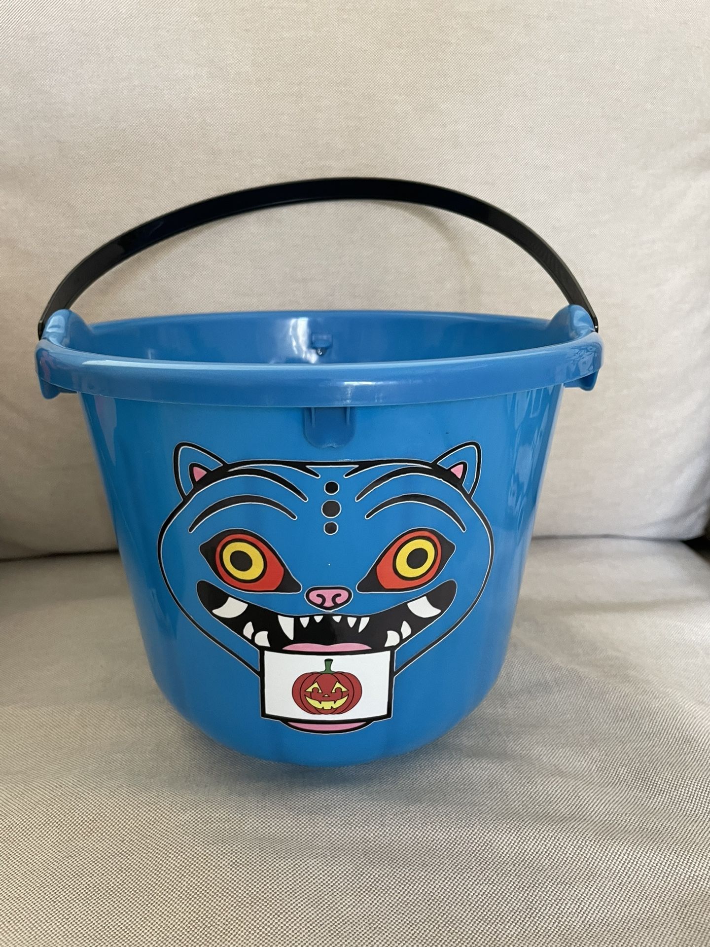 K Pop Demon Hunters Derpy Tiger Light Up Bucket 