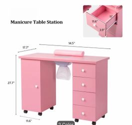Nails table