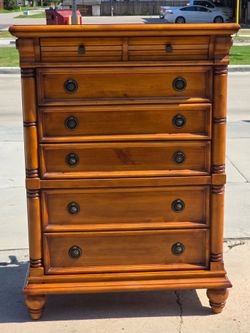 DRESSER