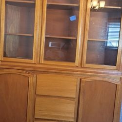 China Cabinet/ Hutch