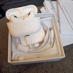 Ear Buds Brand New 25 .00