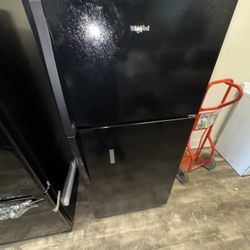 Whirlpool 28”  Top Freezer  New 