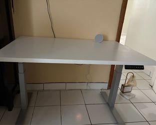 Electric table