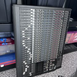 Mackie 24.8 Console Mixer 