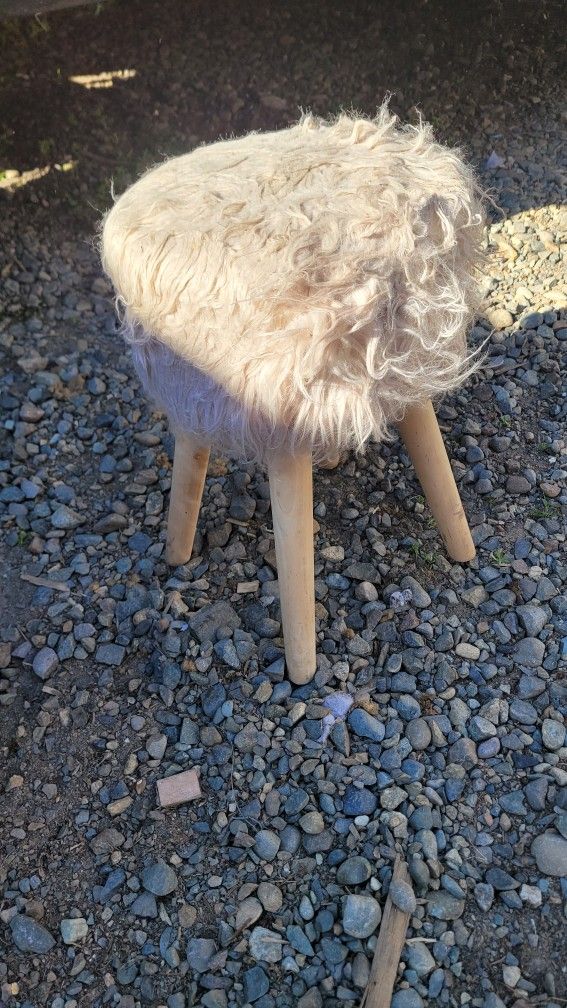 sitting stool