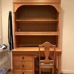 Stanley Hutch And Desk With Chair 