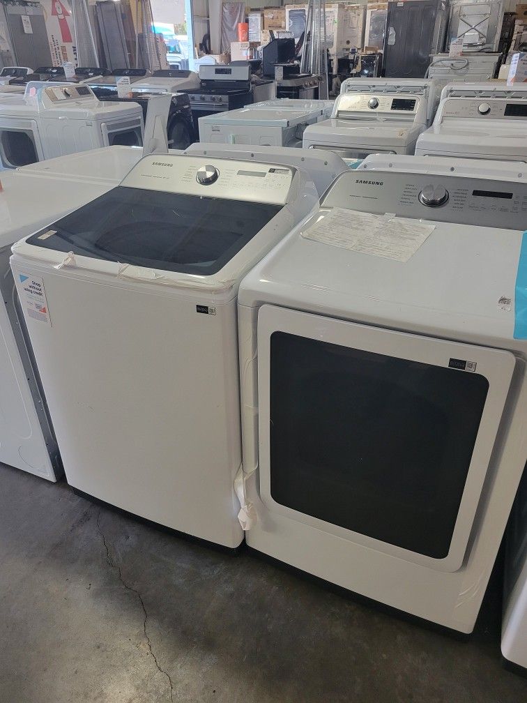 Samsung Top Load Washer and Gas Dryer Set