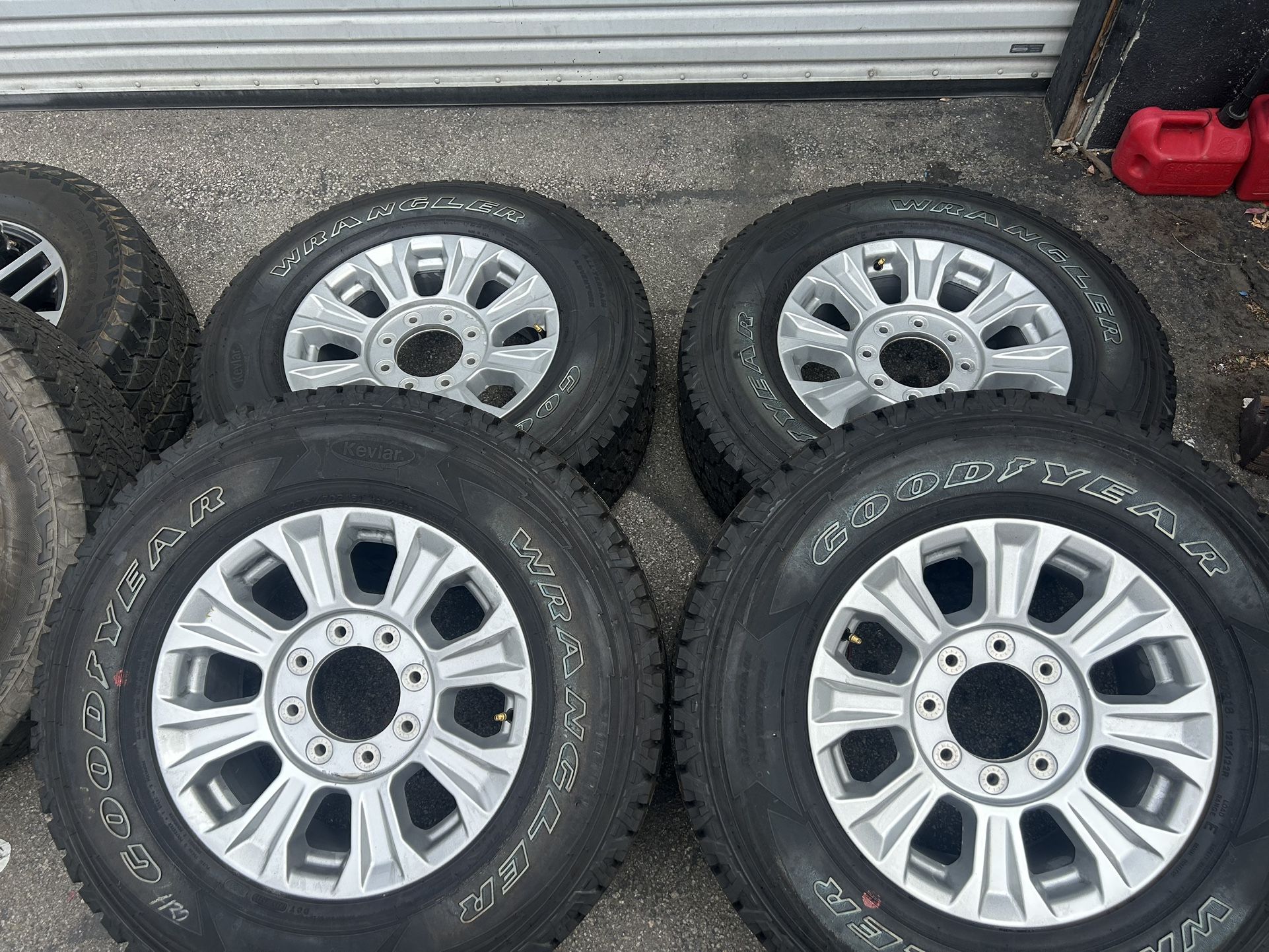 ****VF**** OEM 2017-22 18” Ford F250 F350 W/ Wrangler Tires