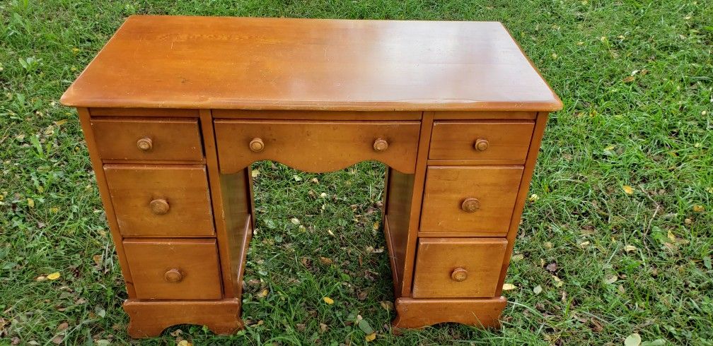7-drawer Desk made by Tennessee Chair Company