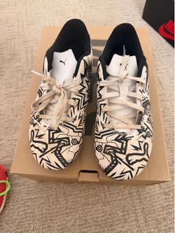 Puma youth soccer cleats size 2.5y