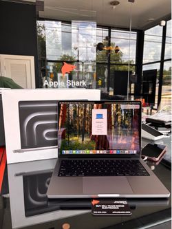 MacBook Pro 14” M3 Chip 8GB RAM 512SSD! 90 Day warranty! We offer financing.
