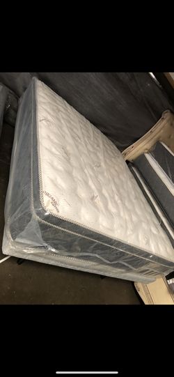 QUEEN PILLOW TOP