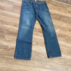 Levi Jeans 👖 Slim Straight  Size 33/ 30