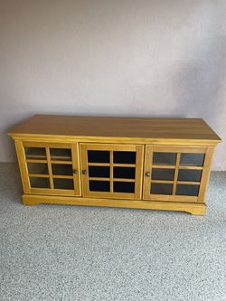 Tv Stand/ Media Console/ Entertainment Center