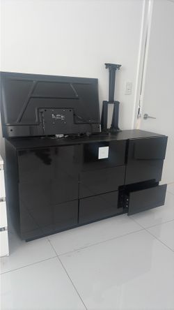 Black tv stand
