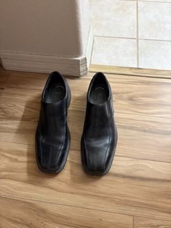 Men’s dress shoes