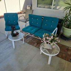 Complete SET of Patio Furniture 