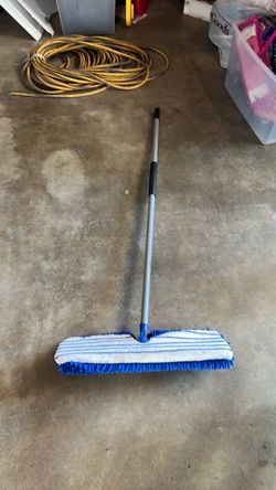 Microfiber dust mop