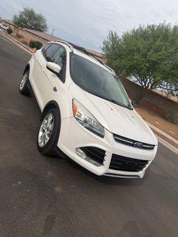 Ford escape titanium 4wd