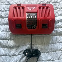 Milwaukee M18 18-Volt Lithium-Ion Dual Bay Rapid Battery Charger