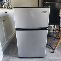Arctic King mini Fridge and Freezer