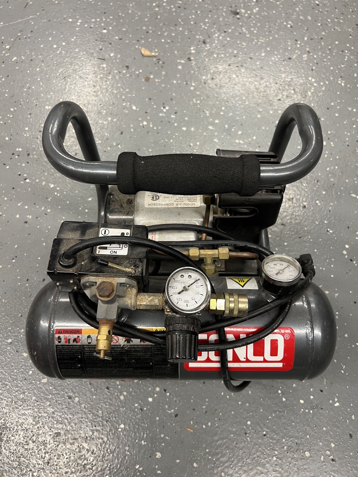 Senco 1gal - 125psi Quiet Compressor -PC1010