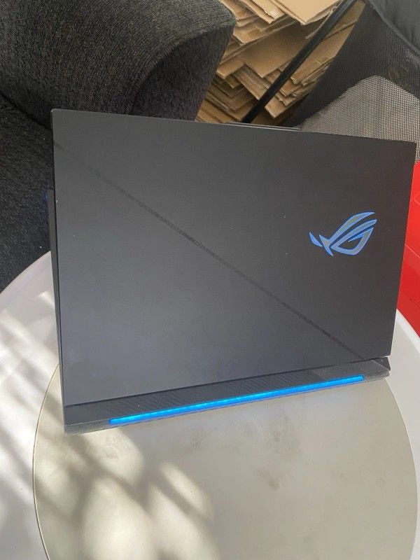 Asus Rog Strix Scar 18 Core i9 14900HX, 96GB Ram, 4TB SSD, Windows 11