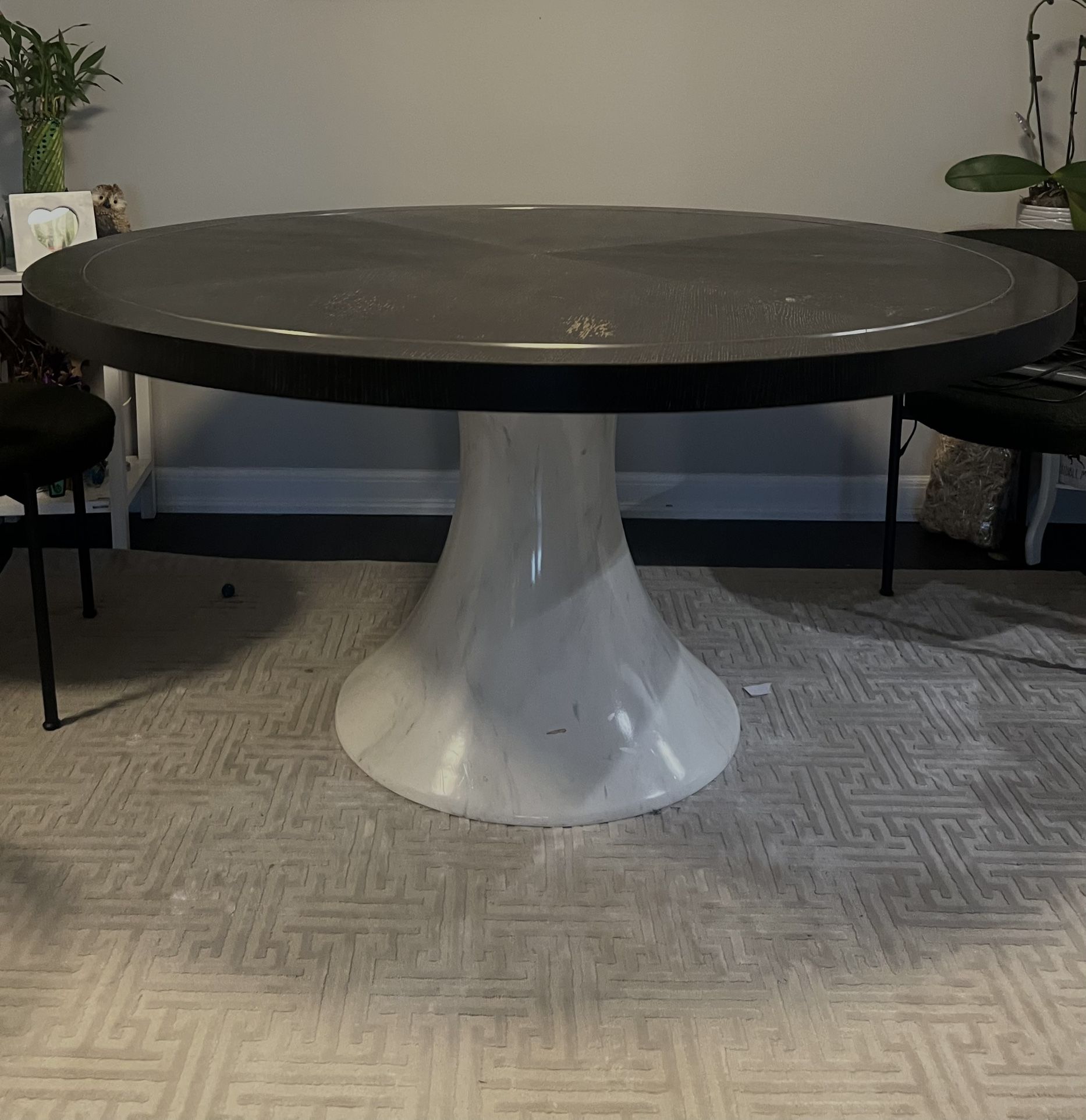 Round table