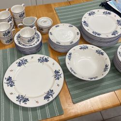 Farberware Hydrangea - 8 Piece Set - Plates Bowls Tea Cup Set