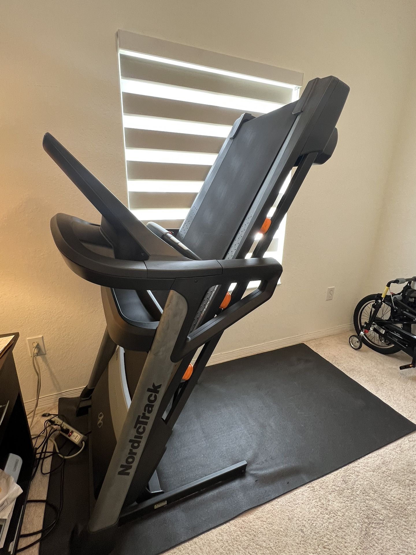 Nordictrack Treadmill - T8.5 S