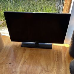 Samsung Television. Older Model Still Works . Needs Power Cable . Make Me An Offer . Has To Go 