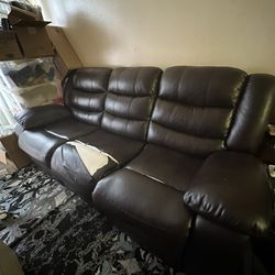 Reclining Sofa With Dropdown Tray